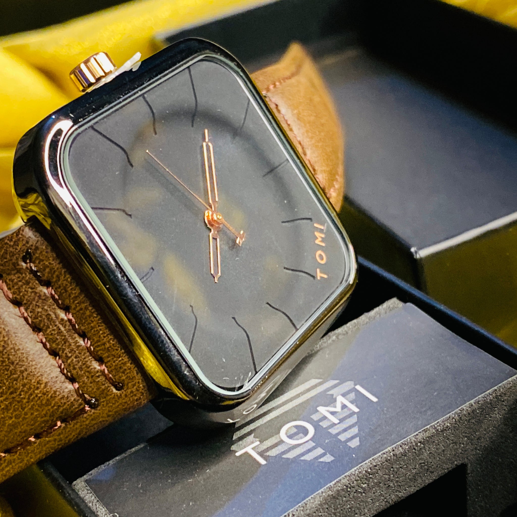 Tomi Brown Business Class Dial Watch For Men’s